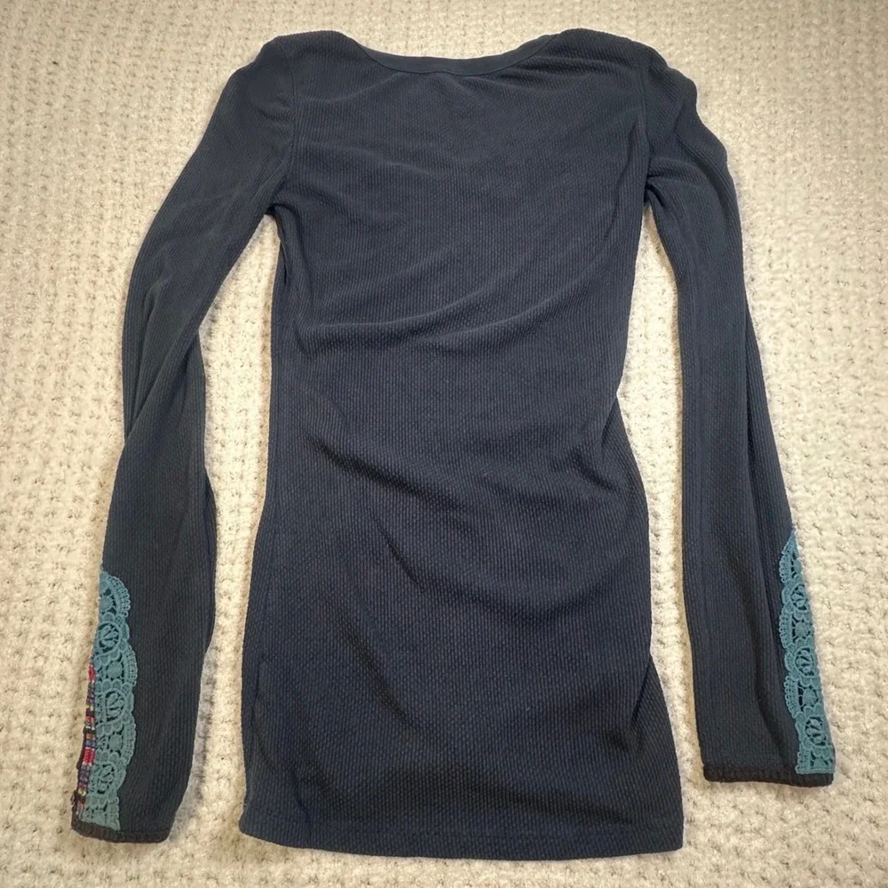 Free People Navy Waffle Knit Thermal Top Lace Cuff Boho Scoop Neck Blue Medium